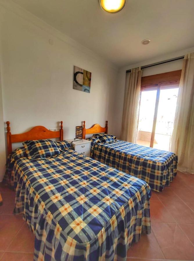 Casa Amplia Con Terraza En La Vinuela Villa ภายนอก รูปภาพ