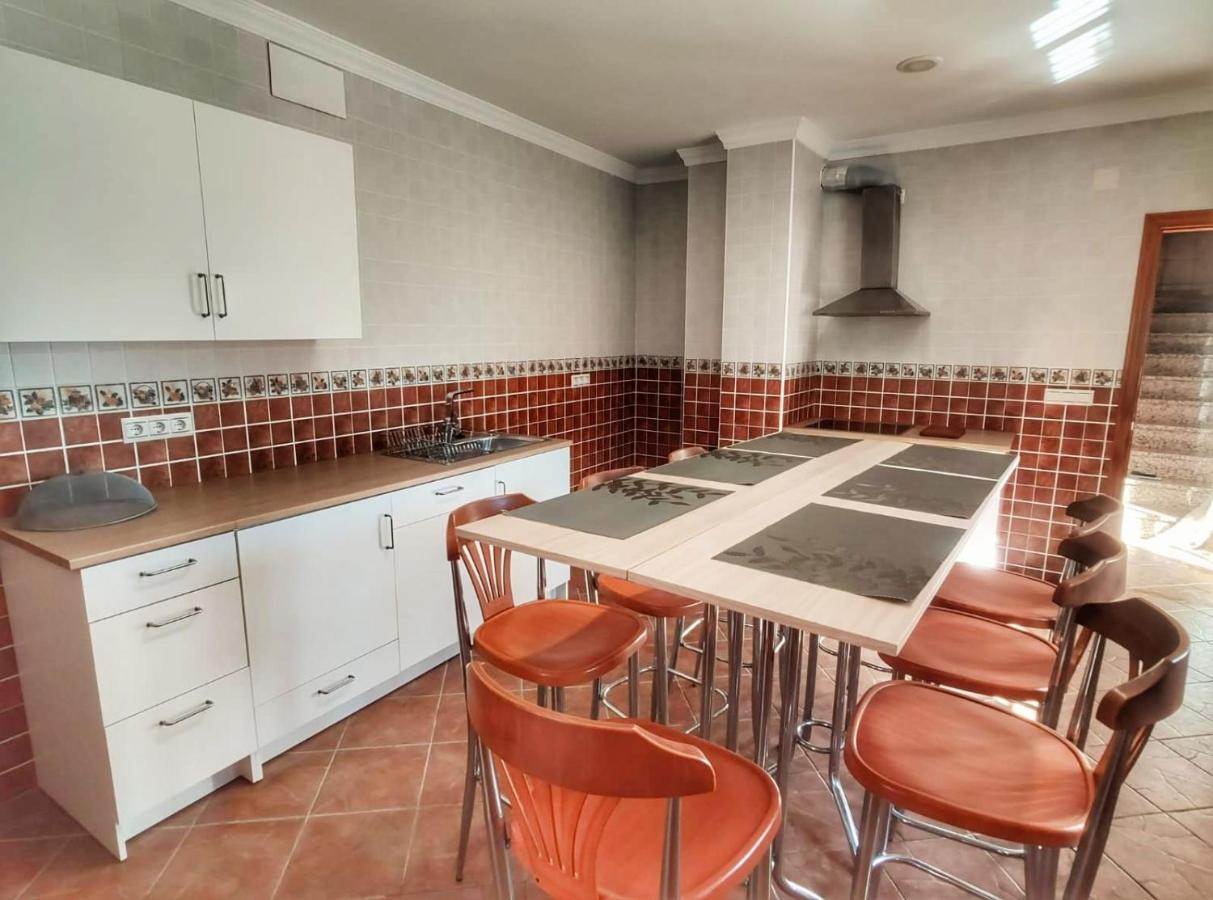 Casa Amplia Con Terraza En La Vinuela Villa ภายนอก รูปภาพ