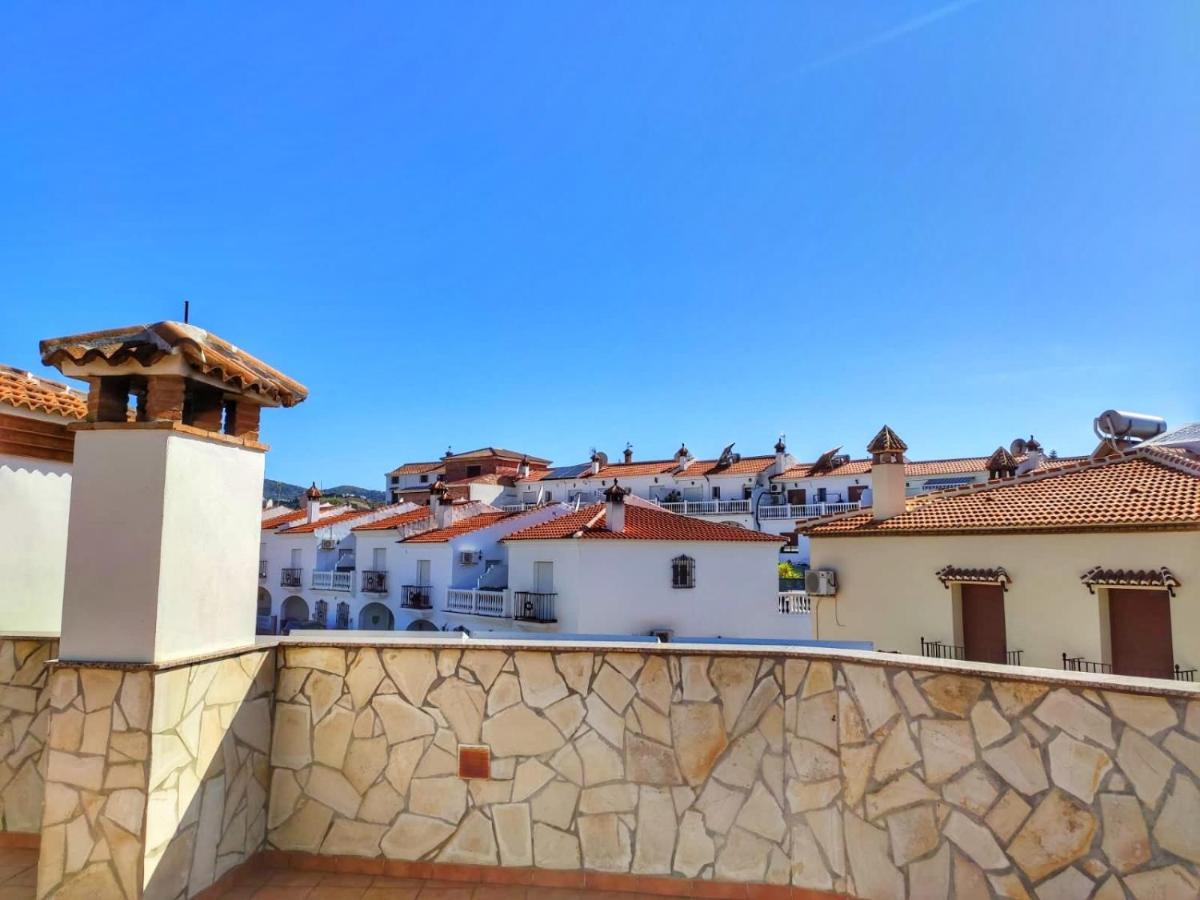 Casa Amplia Con Terraza En La Vinuela Villa ภายนอก รูปภาพ