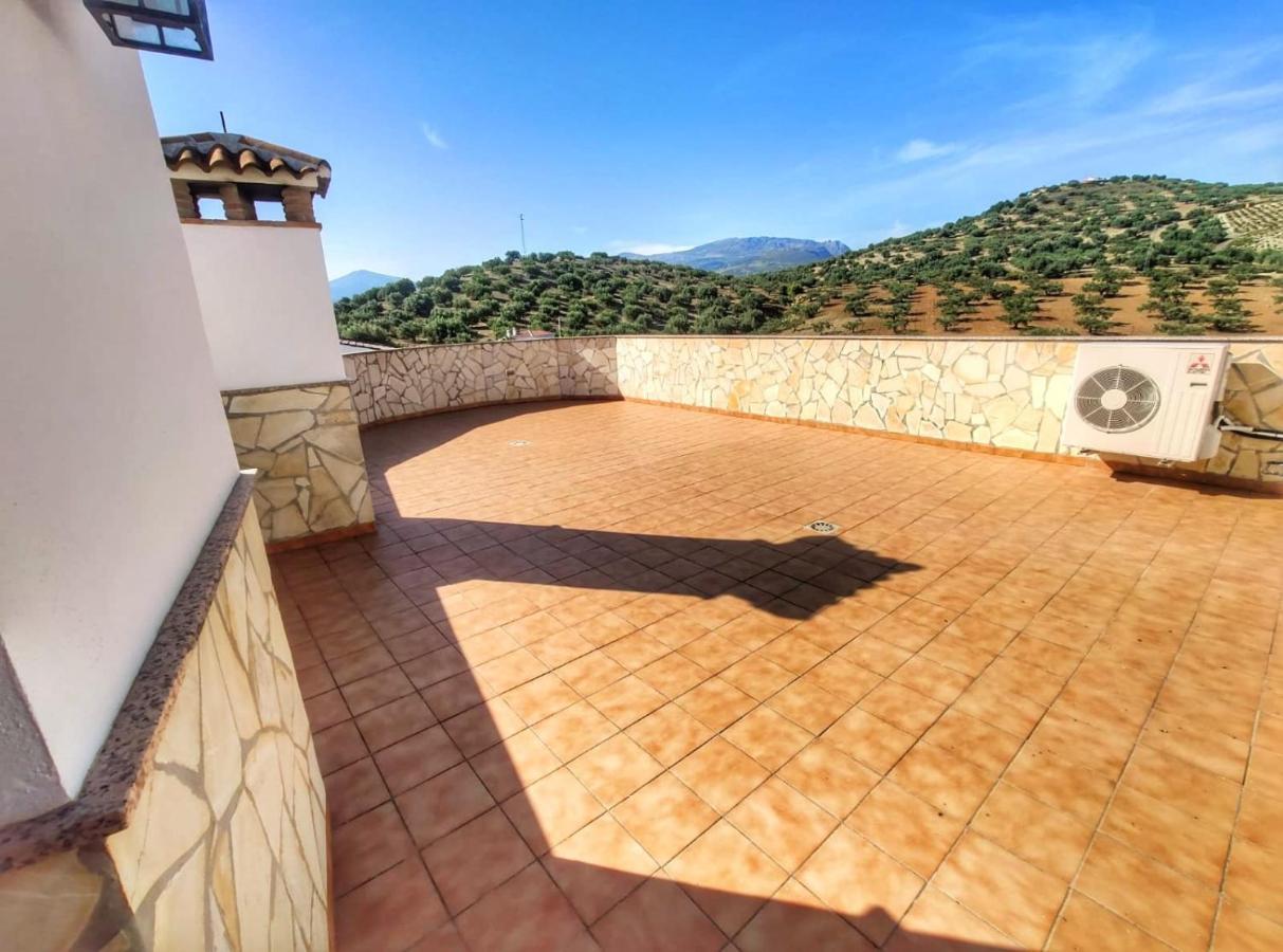 Casa Amplia Con Terraza En La Vinuela Villa ภายนอก รูปภาพ