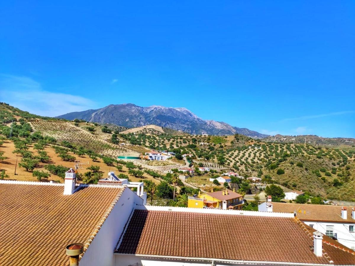 Casa Amplia Con Terraza En La Vinuela Villa ภายนอก รูปภาพ